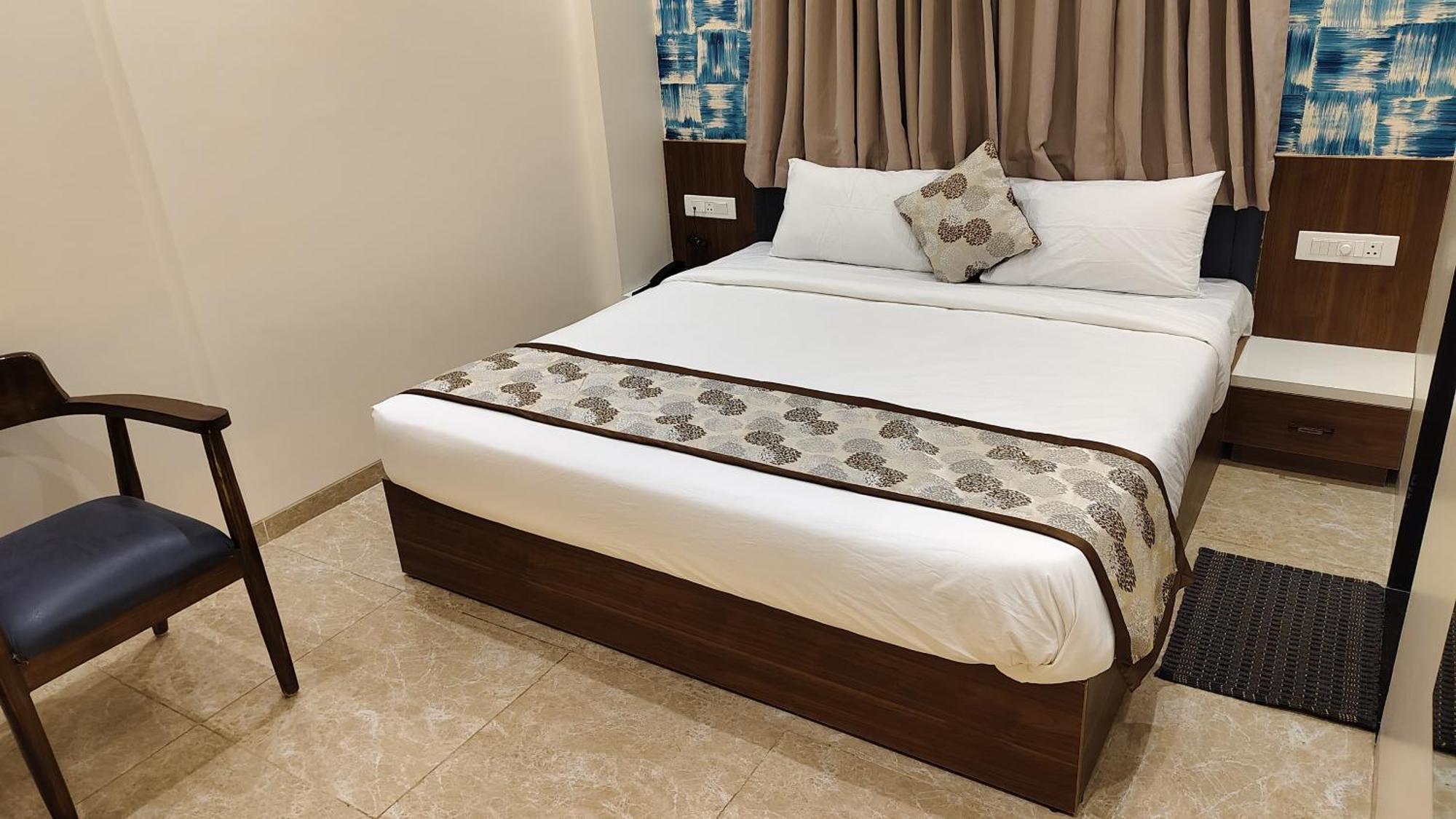 Hotel Suvarnam Residency Ahmednagar Exterior foto